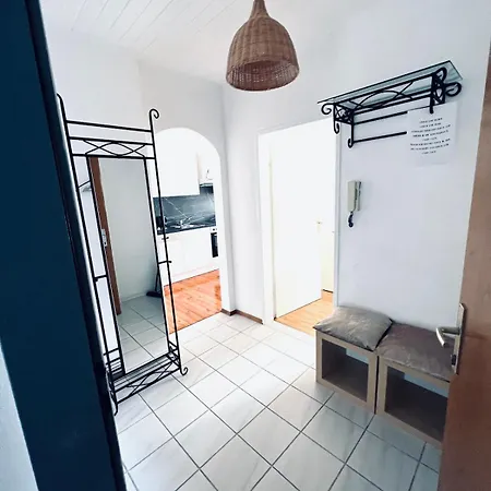 Naehe Der Innenstadt Mit Parkplatz *